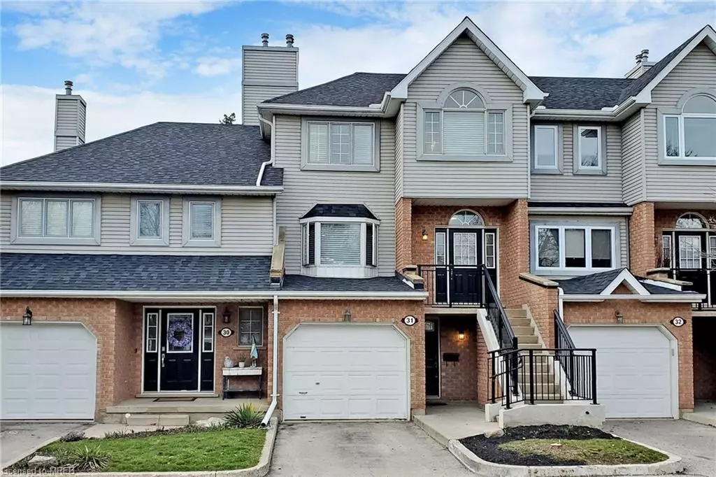 Cambridge, ON N1P 1B4,310 Christopher Drive #31