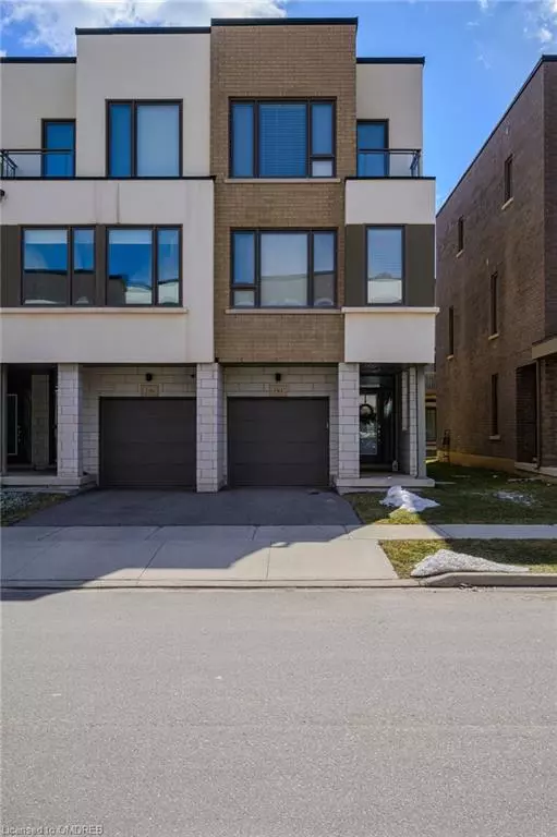 194 Squire Crescent, Oakville, ON L6H 0L6