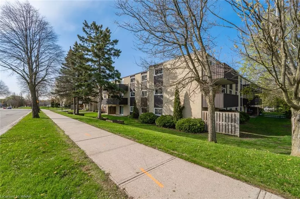 Kitchener, ON N2M 2E2,75 Hazelglen Drive #309