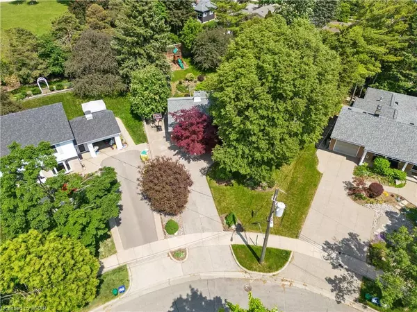 Kitchener, ON N2M 4W1,22 Thornridge Crescent