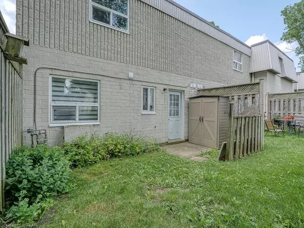 Ingersoll, ON N5C 3T6,271 Thames Street N #16