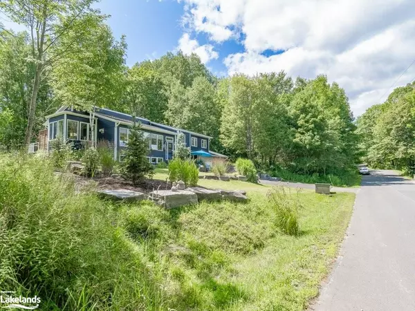 Port Carling, ON P0B 1J0,17 Indian Crescent