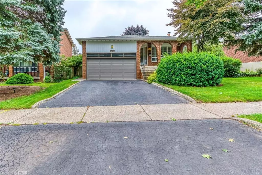 Oakville, ON L5H 3E4,1493 Grand Boulevard