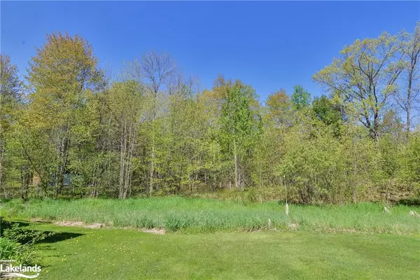 Washago, ON L0K 2B0,7939 Parklane Crescent