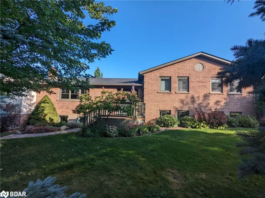 Innisfil, ON L0L 1K0,901 Sloan Circle Drive