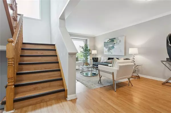 Oakville, ON L6M 5E9,2933 Garnethill Way