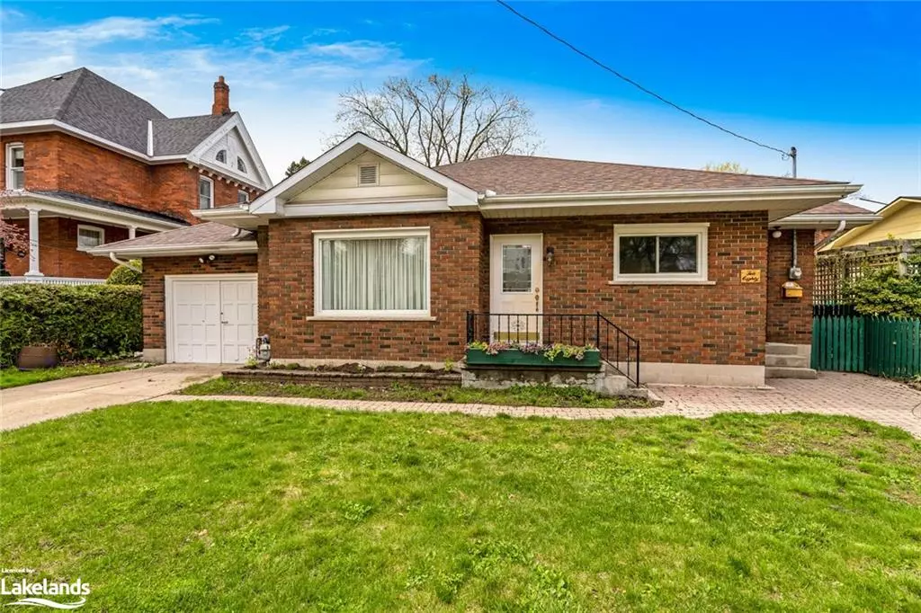 Collingwood, ON L9Y 2R4,280 Maple Street