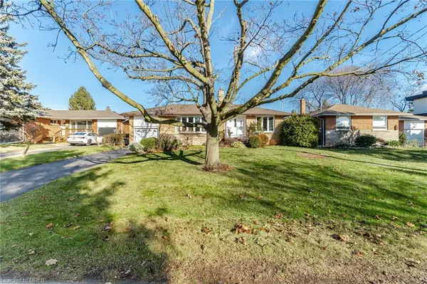 Oakville, ON L6L 3X7,262 Wales Crescent