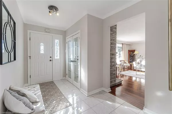 Oakville, ON L6L 3X7,262 Wales Crescent