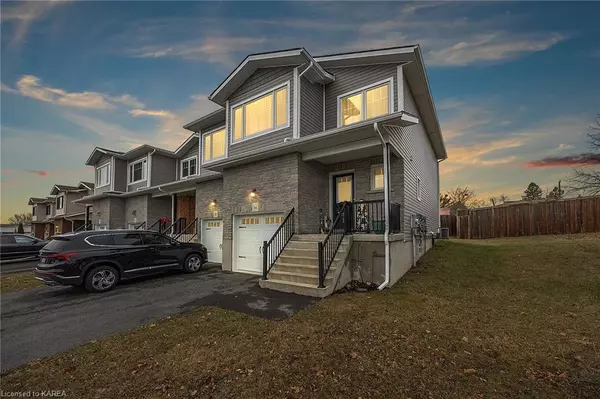 Amherstview, ON K7N 1K2,84 Amy Lynn Drive