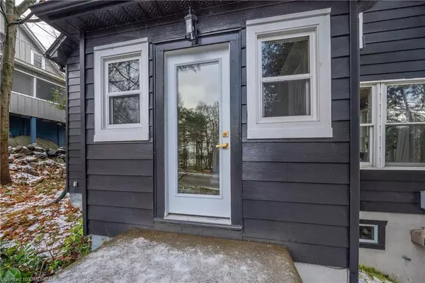 Port Carling, ON P0B 1J0,39 Joseph Street