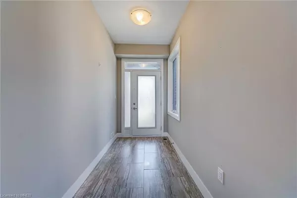 London, ON N6G 0T8,1960 Dalmagarry Road #202