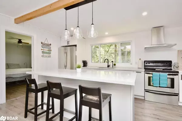 Tiny, ON L0L 2J0,15 Glenway Road