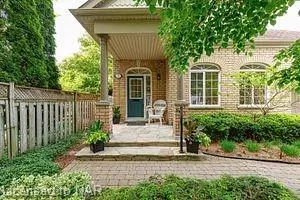 Collingwood, ON L9Y 4Y1,22 Callary Crescent