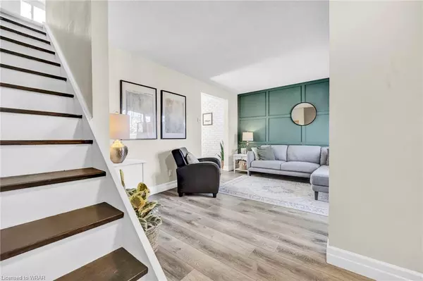 Elmira, ON N3B 1C2,75 Oriole Parkway W