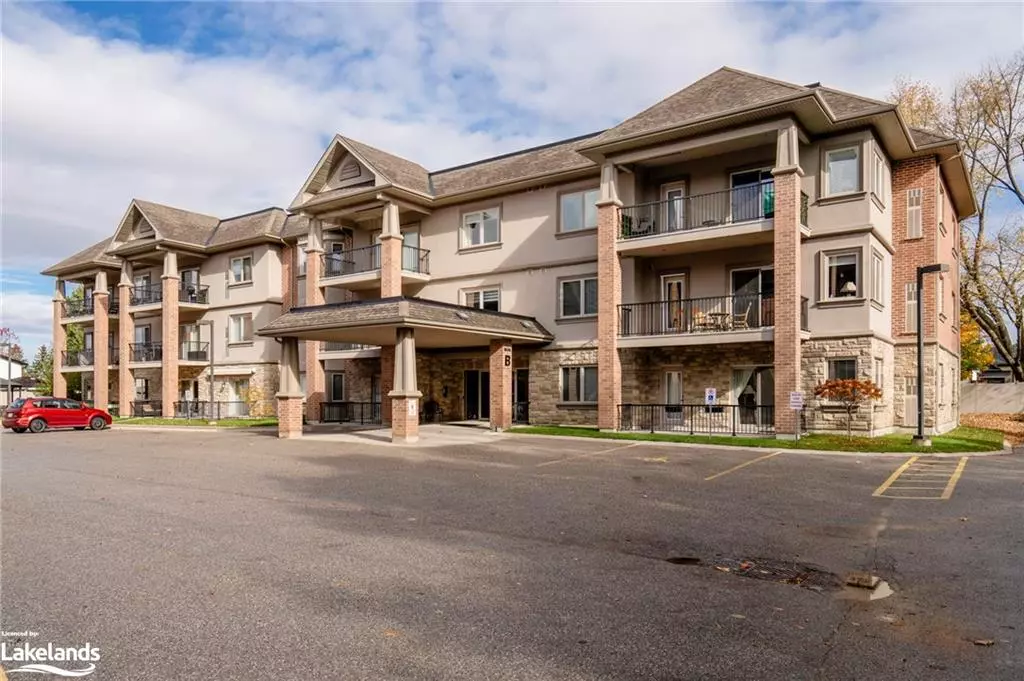 Elmvale, ON L0L 1P0,19B Yonge Street N #208