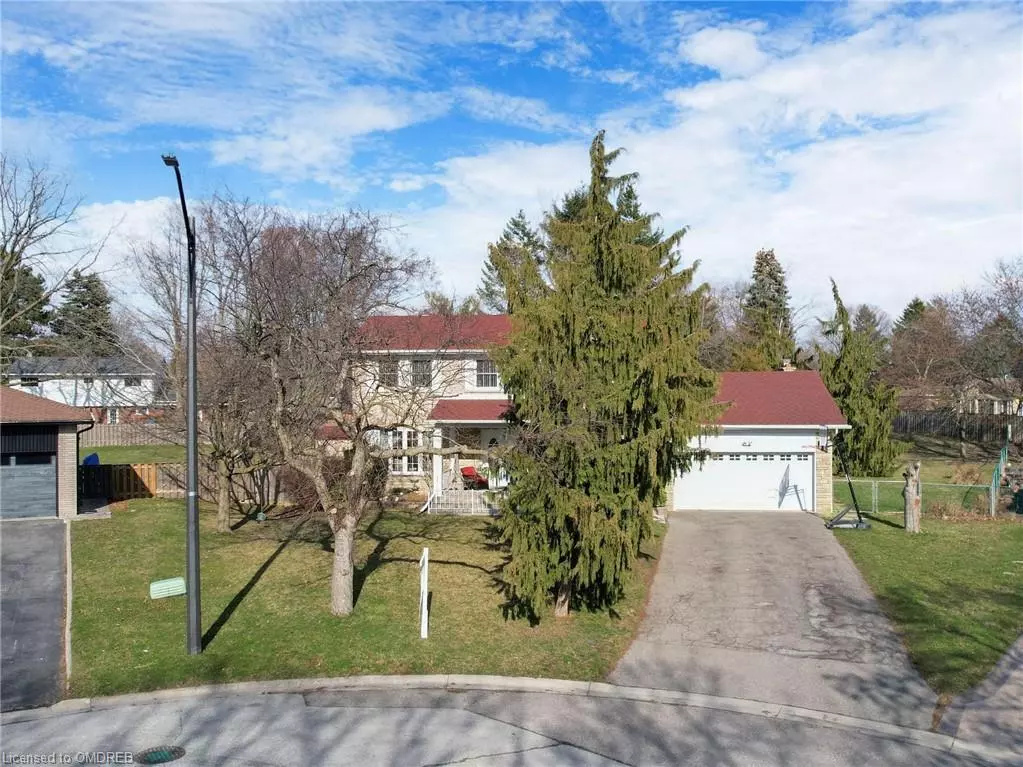 Brampton, ON L6S 1E3,7 Holly Place