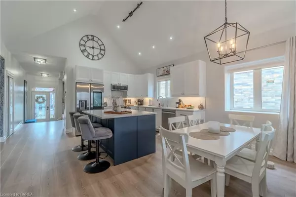 Paris, ON N3L 0A3,42 Marriott Place
