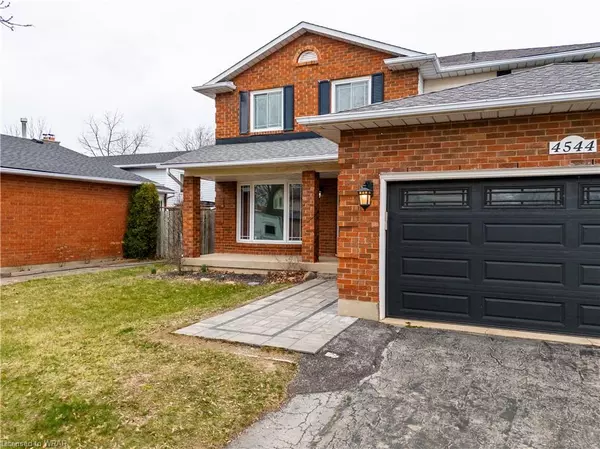 Beamsville, ON L3J 0B2,4544 Green Meadow Boulevard