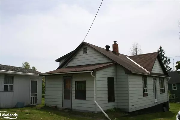 13 Holland Avenue,  Byng Inlet,  ON P0G 1B0