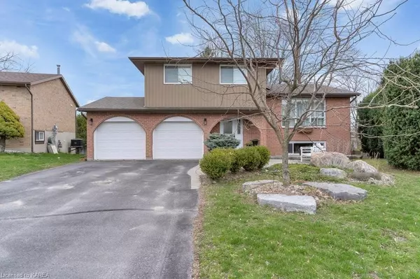 Kingston, ON K7P 1N2,834 Sandringham Place