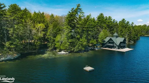 Muskoka Lakes, ON P0C 1H0,24 J9 Cameron Island