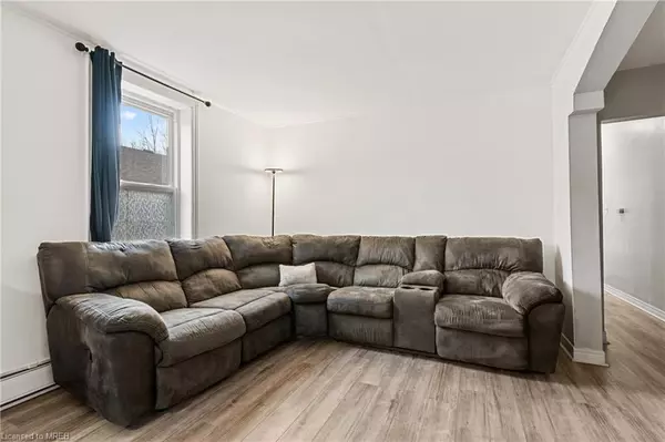 Thorold, ON L2V 1B8,207 Beaver Street