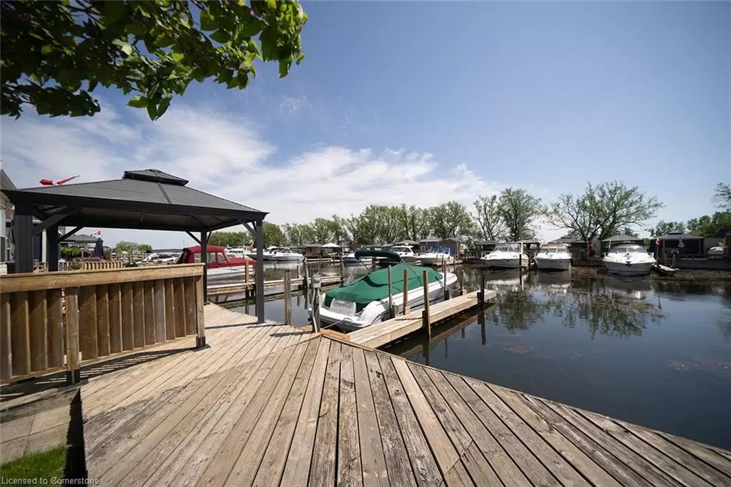 Turkey Point, ON N0E 1T0,92 Clubhouse Road #32