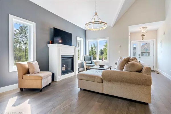 Port Dover, ON N0A 1N4,744 Nelson Street Street #20