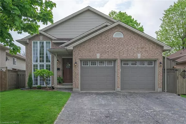 London, ON N5V 4W8,15 Bowcott Crescent