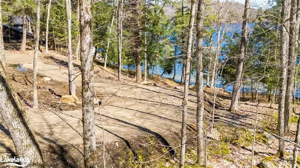 Lake Of Bays, ON P1H 2J3,1091 Osborne Point Road