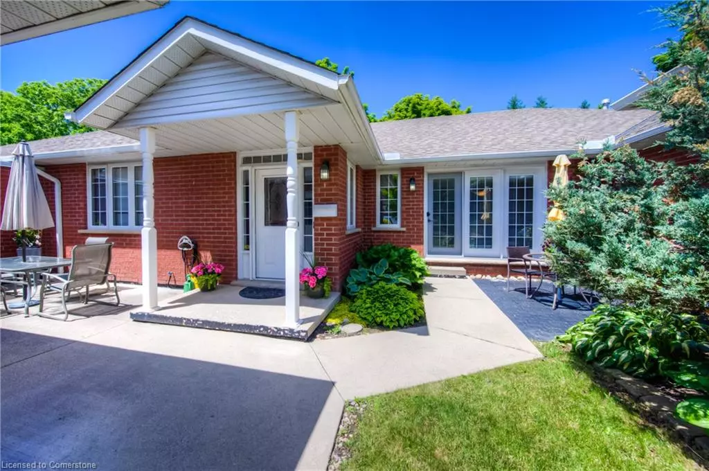 Cambridge, ON N1T 1P5,85 Beasley Crescent #15