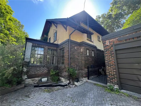 Paris, ON N3L 2Y5,5 Banfield Street