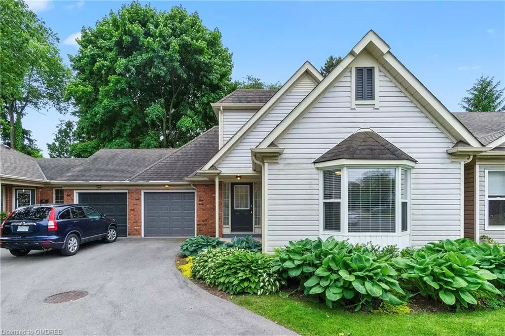 Ancaster, ON L9G 4X7,175 Fiddlers Green Road #61