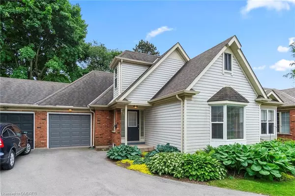 Ancaster, ON L9G 4X7,175 Fiddlers Green Road #61