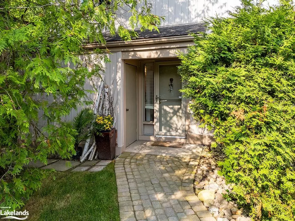 Collingwood, ON L9Y 5B4,504 Oxbow Crescent