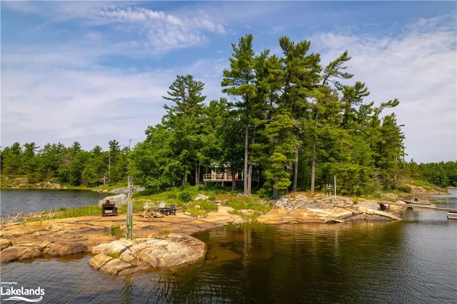 8034 Bone Island 1810 Georgian Bay S, Honey Harbour, ON P0E 1E0