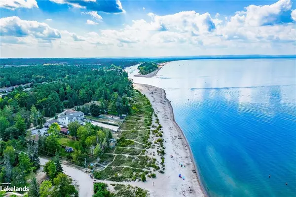 Wasaga Beach, ON L9Z 2M3,645 River Road E