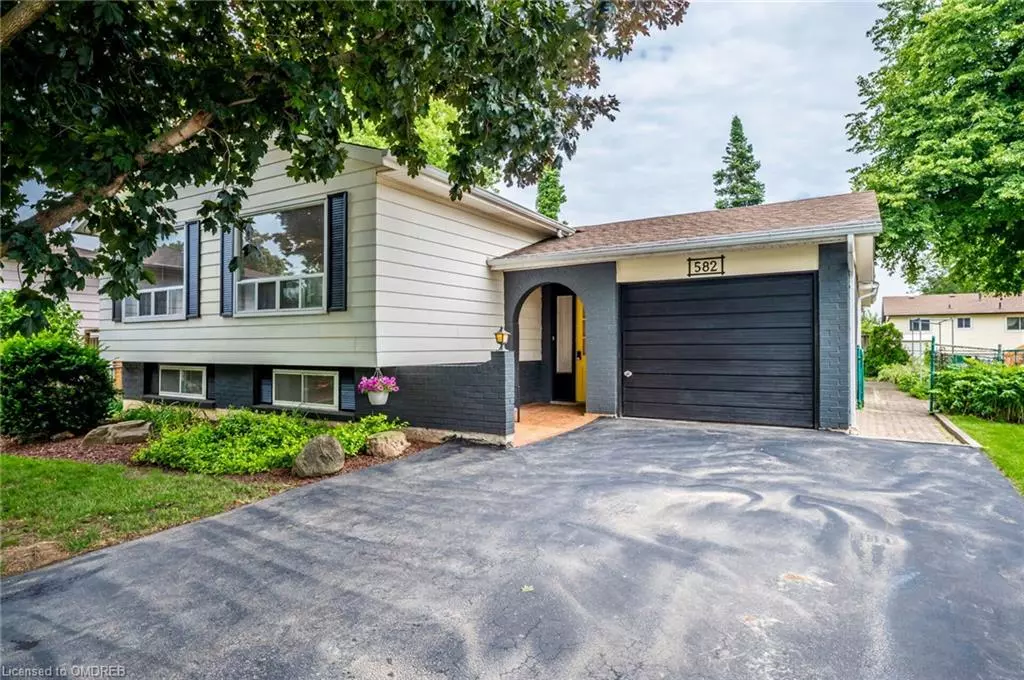 Milton, ON L9T 3B5,582 Strathcona Court