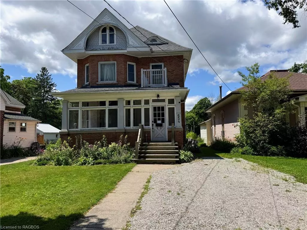 Owen Sound, ON N4K 2N4,654 4th Avenue E