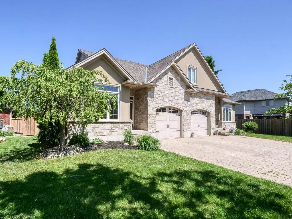 Woodstock, ON N4T 0C1,575 Hummingbird Crescent