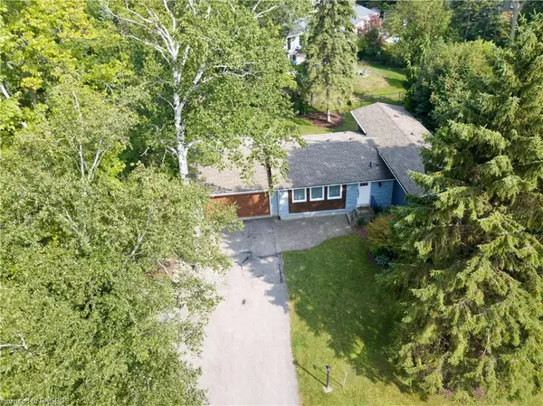 Kincardine, ON N2Z 1K5,8 Inverness Street S