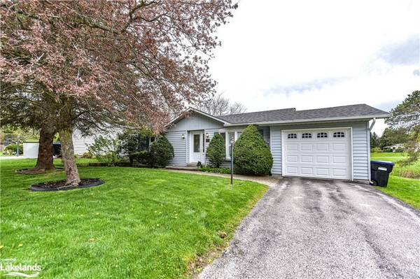 56 Tecumseth Pines Drive, New Tecumseth, ON L0G 1W0