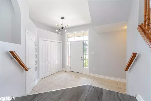 London, ON N6K 4W1,920 Cresthaven Crescent