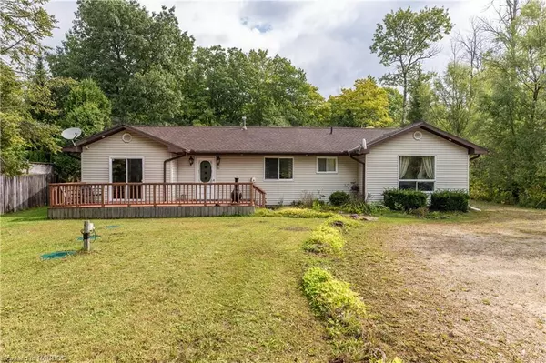 27 Hemlock Road,  Oliphant,  ON N0H 2T0