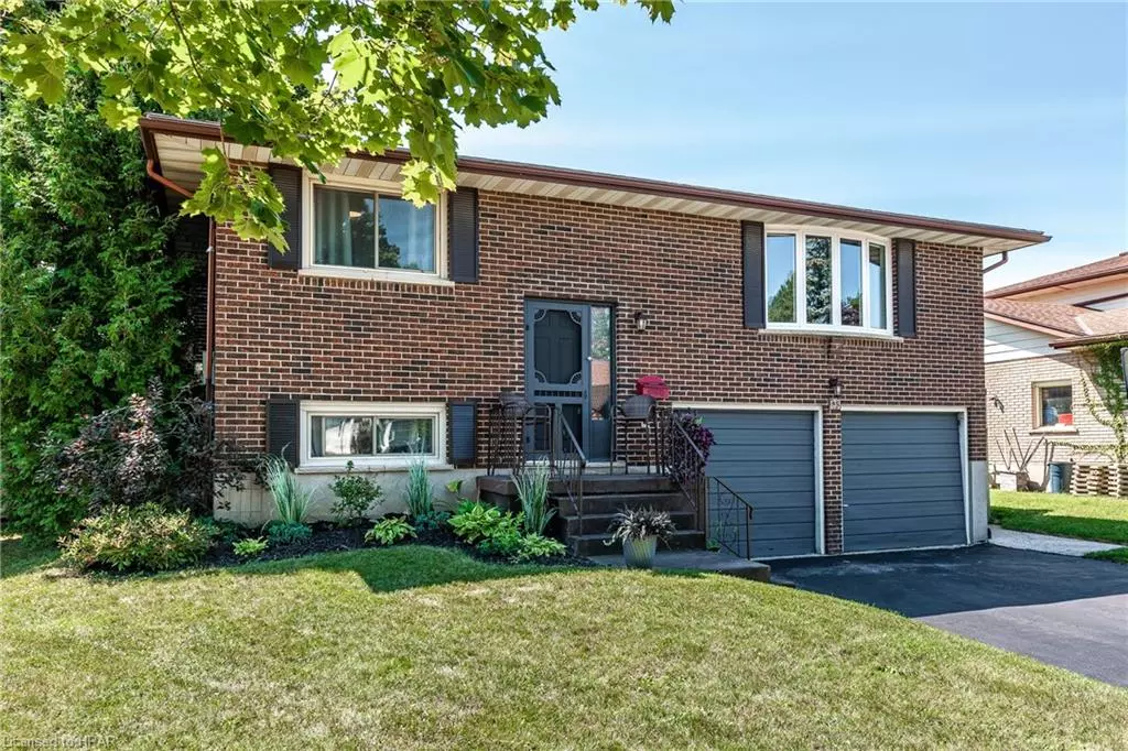 Stratford, ON N5A 7C2,139 Braemar Crescent