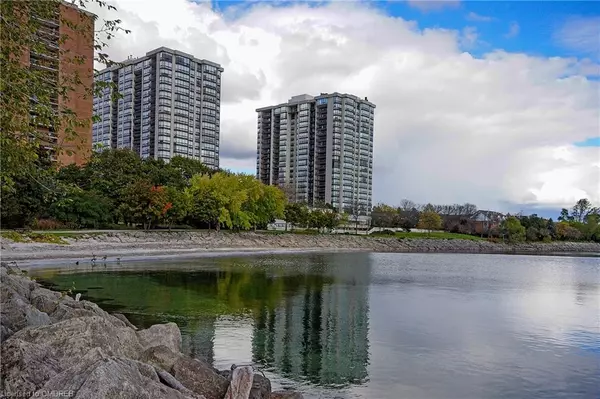 Oakville, ON L6L 5V1,2170 Marine Drive #706