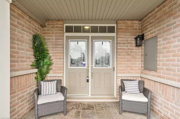 Oakville, ON L6M 0M3,2019 Trawden Way #44