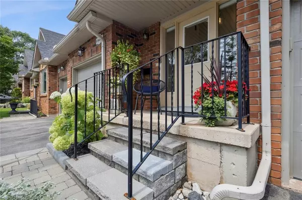 Hamilton, ON L9H 6Y9,78 Pirie Drive #11