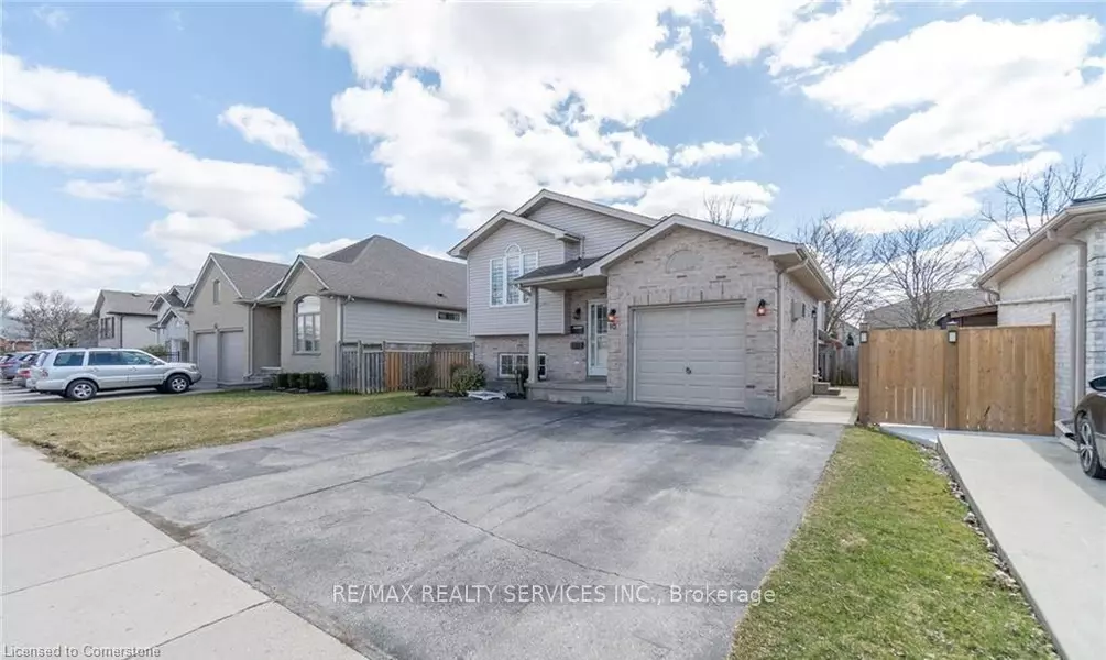 10 Sunrise Crescent #upper, London, ON N5V 4W2